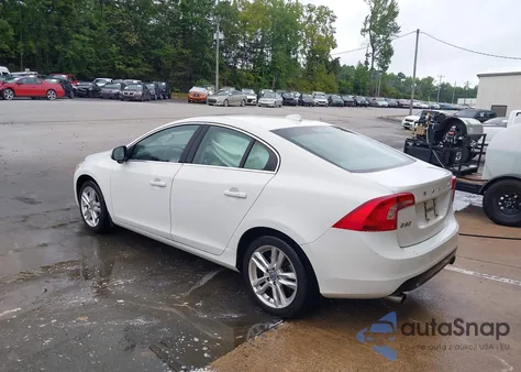 2012 Volvo S60 T5 z USA, uszkodzony, nr VIN YV1622FS3C2114909